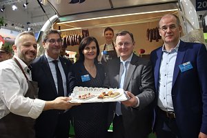 Premiere mit mobilem Hofladen