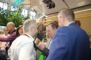 Premiere mit mobilem Hofladen
