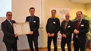 G&uuml;tezertifikate f&uuml;r Technisches Sicherheitsmanagement &uuml;bergeben