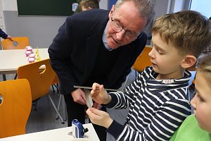 F&uuml;r ihren Forschergeist wurden die Sch&uuml;lerinnen und Sch&uuml;ler der Grundschule Werther heute ausgezeichnet