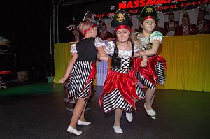 Salzaer N&auml;rrinnen und Narren feierten im Jugendclubhaus