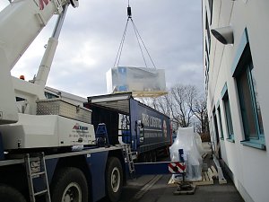Fast f&uuml;nf Tonnen schweben in die W&auml;scherei