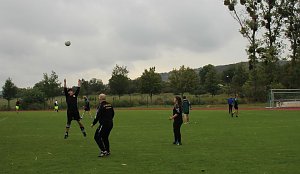 Faustball: Trotz Regens Turnier durchgezogen