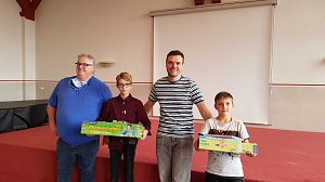 Auszeichung für erfolgreiche "Chemie-Kids"