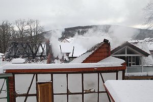Dachstuhlbrand griff auf Nachbarh&auml;user &uuml;ber