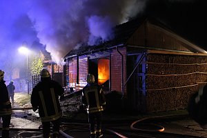 Garagenbrand in Feldengel