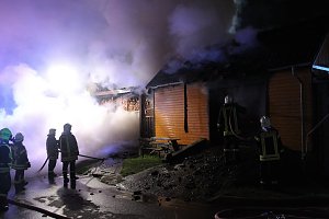 Garagenbrand in Feldengel
