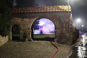 Garagenbrand in Feldengel
