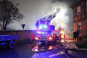 Garagenbrand in Feldengel