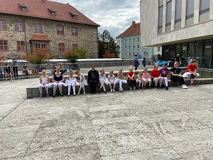 Die Eleven des Tanzstudio Radeva konnten am Denkmaltag gleich an zwei Orten auftreten