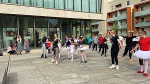 Die Eleven des Tanzstudio Radeva konnten am Denkmaltag gleich an zwei Orten auftreten