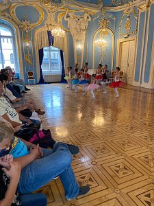 Die Eleven des Tanzstudio Radeva konnten am Denkmaltag gleich an zwei Orten auftreten