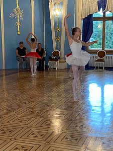 Die Eleven des Tanzstudio Radeva konnten am Denkmaltag gleich an zwei Orten auftreten