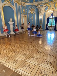Die Eleven des Tanzstudio Radeva konnten am Denkmaltag gleich an zwei Orten auftreten