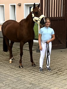 Auf's Treppchen gesprungen: Lilly Charlott Freitag auf Nathalie