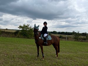 Auf's Treppchen gesprungen: Lilly Charlott Freitag auf Nathalie