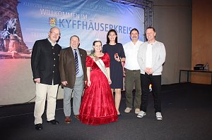 Blutbuchenk&ouml;nigin aus Sondershausen zu Besuch bei Landr&auml;tin Antje Hochwind-Schneider (4.v.l.)