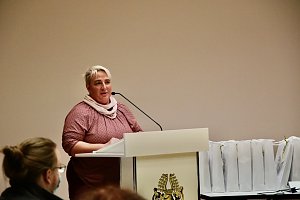 Spenden&uuml;bergabe im Nordh&auml;user Ratssaal