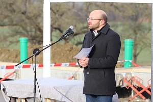 Gesch&auml;ftsf&uuml;hrer Diakonie Novalis Clemens Schlegelmilch bei der Grundsteinlegung in Ebeleben