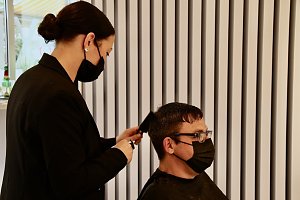 Neuer&ouml;ffnung der "Haarkosmetik" in der Rautenstra&szlig;e