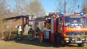 Starke Rauchentwicklung auf dem Gel&auml;nde des alten Gaswerks rief gestern die Feuerwehr auf den Plan