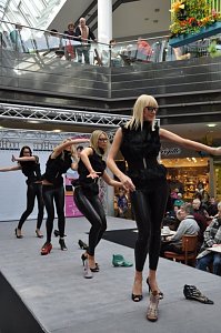 Mode in der Galerie
