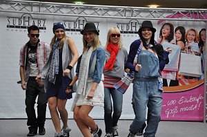 Mode in der Galerie