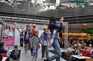 Mode in der Galerie
