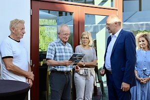 Verleihung der Ehrenplaketten des Landkreises Nordhausen 2022 in der Kalkh&uuml;tte in Urbach