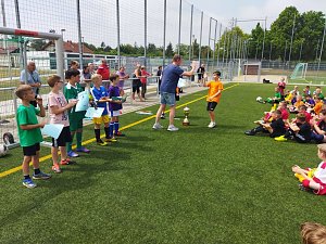 Viel Spa&szlig; hatten die kleinen Fu&szlig;baller aus Langensalzas Grundschulen am Donnerstag