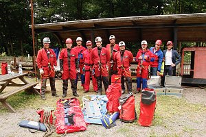 Rettung aus der Finsternis - am Rabensteiner Stollen wurde heute die Rettung unter Tage geprobt