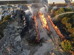 Brand auf dem Gel&auml;nde einer Holzverarbeitungsfirma