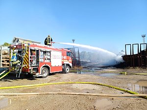 Brand auf dem Gel&auml;nde einer Holzverarbeitungsfirma