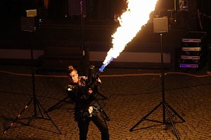 Atemberaubendes Feuerspektakel auf dem T&ouml;pfermarkt in Bad Langensalza 