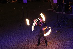 Atemberaubendes Feuerspektakel auf dem T&ouml;pfermarkt in Bad Langensalza 