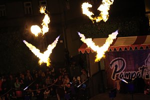 Atemberaubendes Feuerspektakel auf dem T&ouml;pfermarkt in Bad Langensalza 