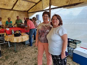 Stra&szlig;enfest mit neuem Festzelt in Hachelbich