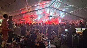 Tolle Stimmung im Ratskeller-Festzelt