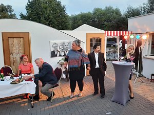 Premiere "Die Verlobungsfeier"