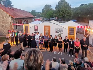 Premiere "Die Verlobungsfeier"