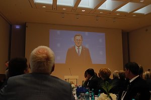 Festakt im Ratssaal: 30 Jahre Schachtbau bei Bauer