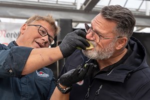 Grillmeisterschaft auf dem Parkdeck der Marktpassage