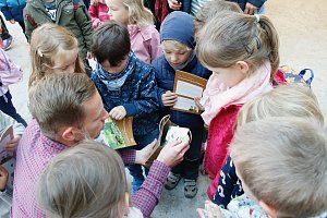 Ab in den Wald - f&uuml;r vier Kinderg&auml;rten gab es heute von der "Town & Country" Stiftung materielle Unterst&uuml;tzung