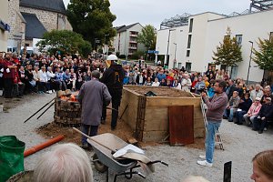 Glockenguss vor St. Blasii in Nordhausen