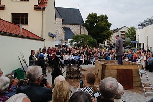 Glockenguss vor St. Blasii in Nordhausen