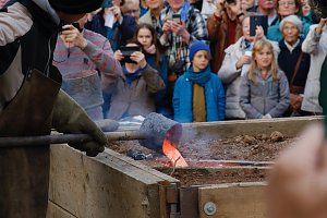 Glockenguss vor St. Blasii in Nordhausen