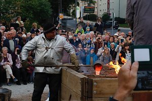 Glockenguss vor St. Blasii in Nordhausen