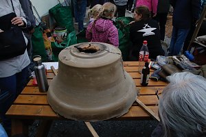 Glockenguss vor St. Blasii in Nordhausen