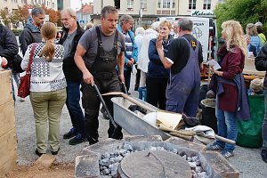 Glockenguss vor St. Blasii in Nordhausen