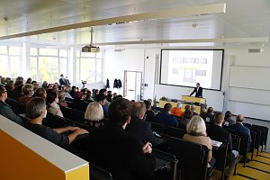An der Hochschule Nordhausen wurde heute das grundsanierte Lehrgeb&auml;ude im Herzen des Campus in Betrieb genommen
